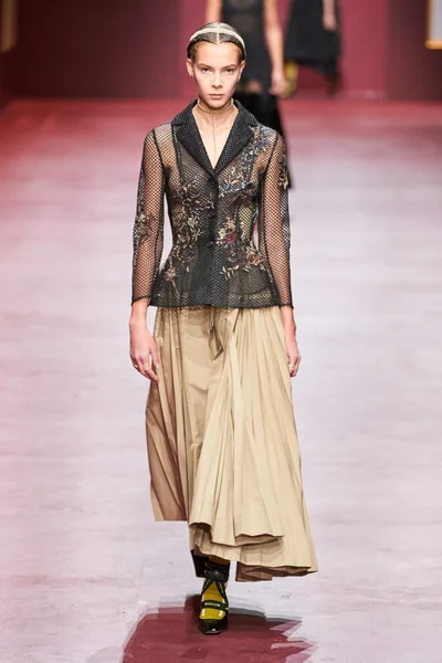 Look 34